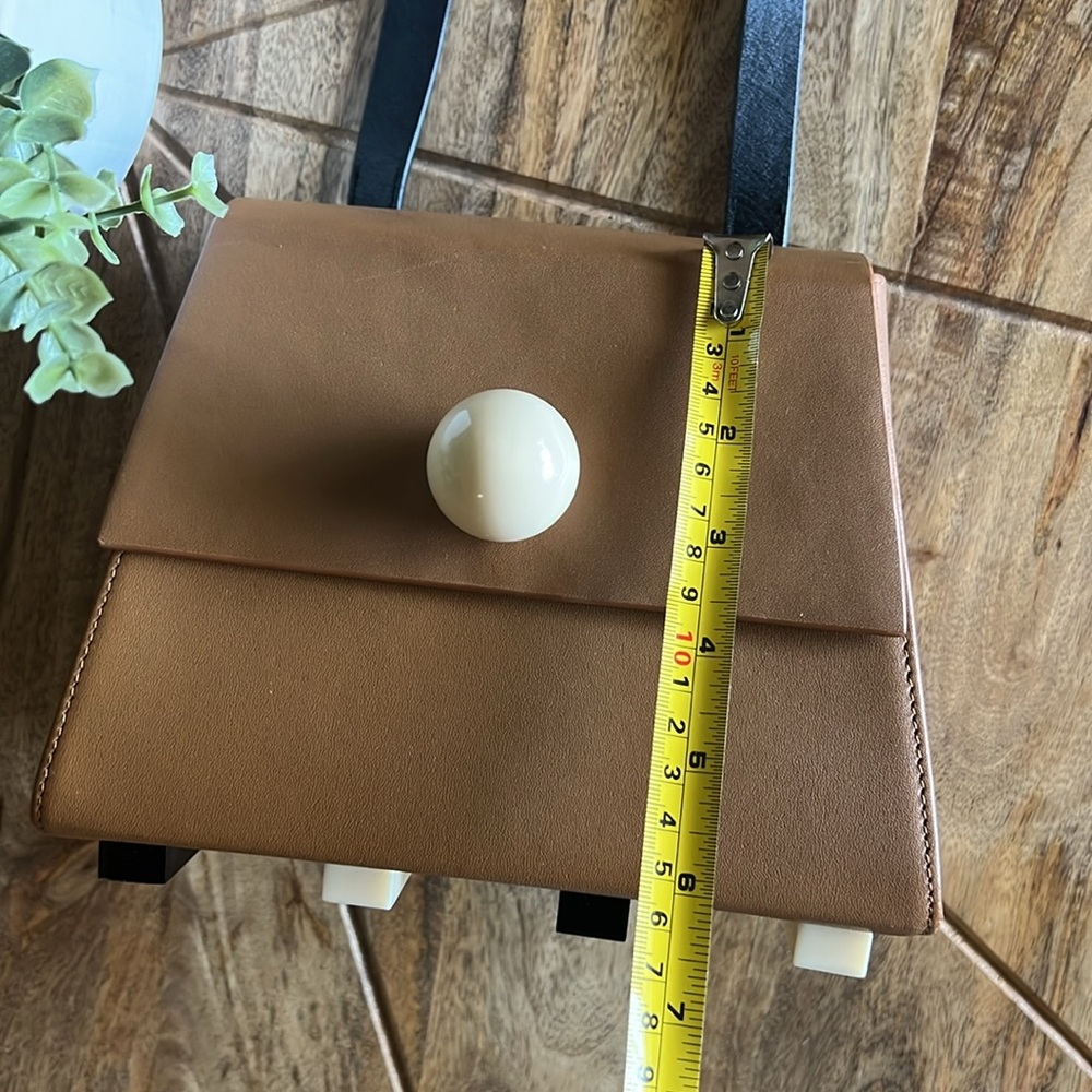 MATTER MATTERS GALLERY
MINI TRAPEZOID SHOULD BAG - BROWN Leather Crossbody Bag - Picture 10 of 16
